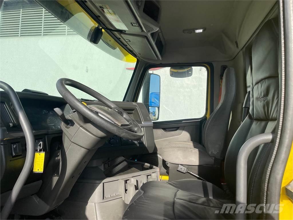 Volvo VNR64T300 中古トラクターヘッド | トレーラーヘッド