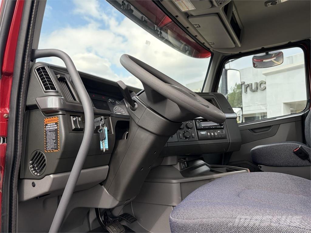 Volvo VNR64T300 中古トラクターヘッド | トレーラーヘッド
