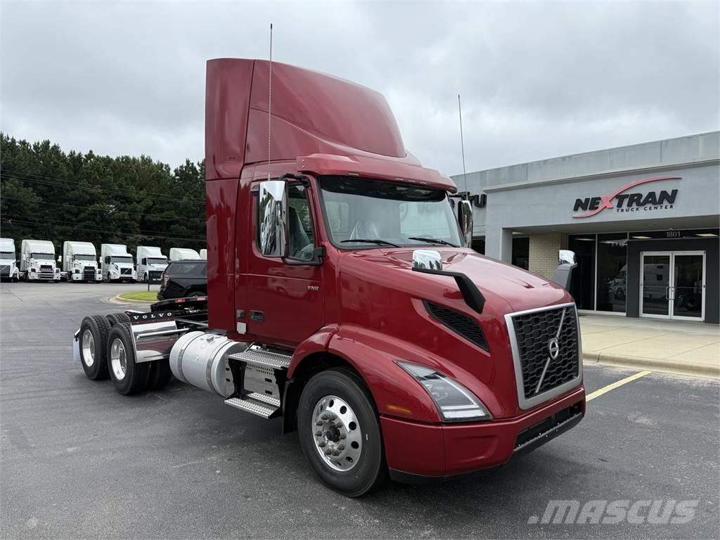 Volvo VNR64T300 中古トラクターヘッド | トレーラーヘッド