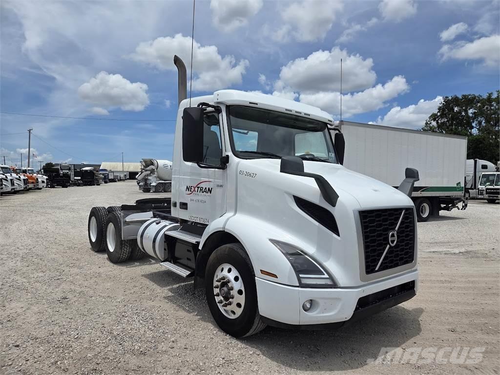 Volvo VNR64T300 中古トラクターヘッド | トレーラーヘッド