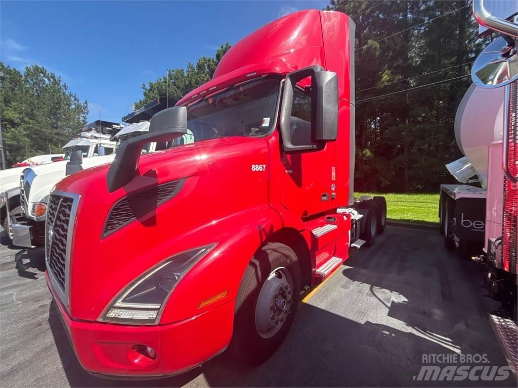 Volvo VNR64T300 中古トラクターヘッド | トレーラーヘッド