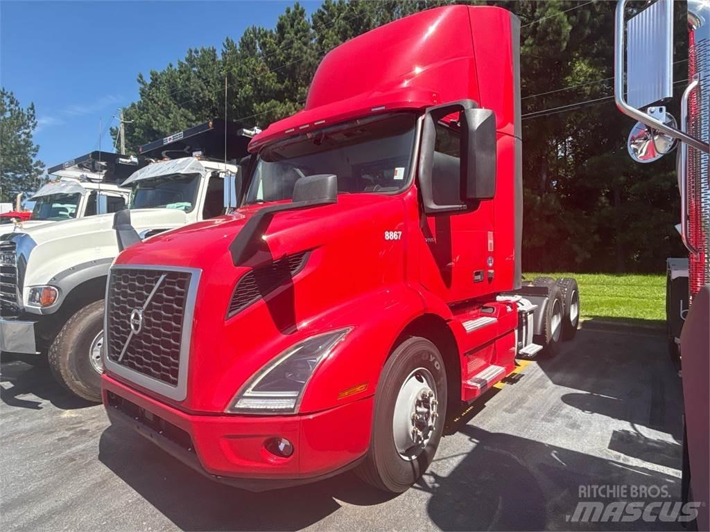 Volvo VNR64T300 中古トラクターヘッド | トレーラーヘッド