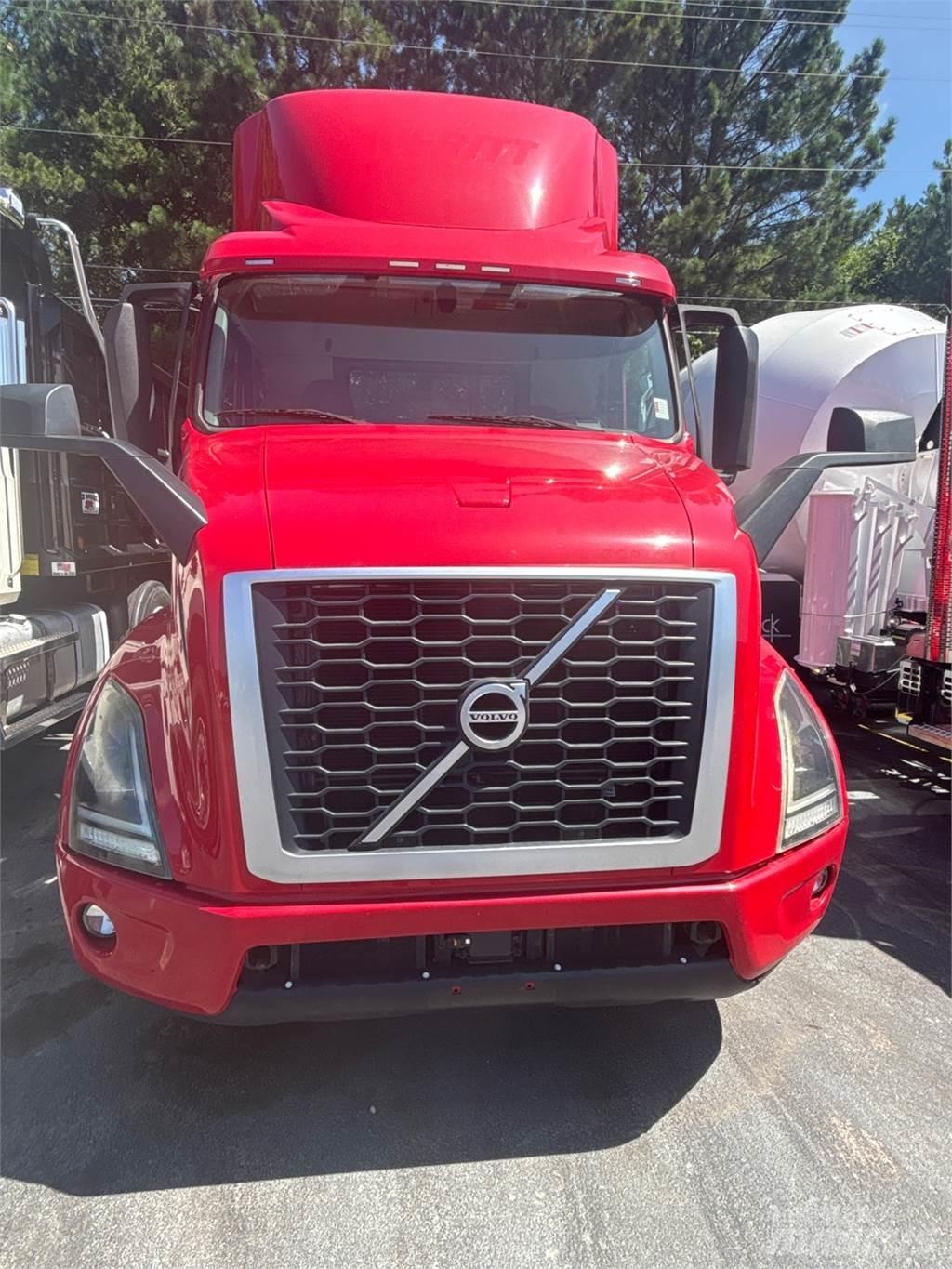 Volvo VNR64T300 中古トラクターヘッド | トレーラーヘッド