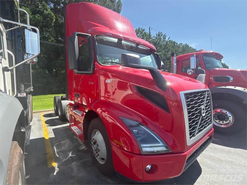 Volvo VNR64T300 中古トラクターヘッド | トレーラーヘッド