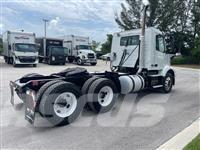 Volvo VNR64T300 中古トラクターヘッド | トレーラーヘッド