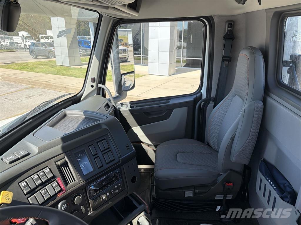 Volvo VNR64T300 中古トラクターヘッド | トレーラーヘッド