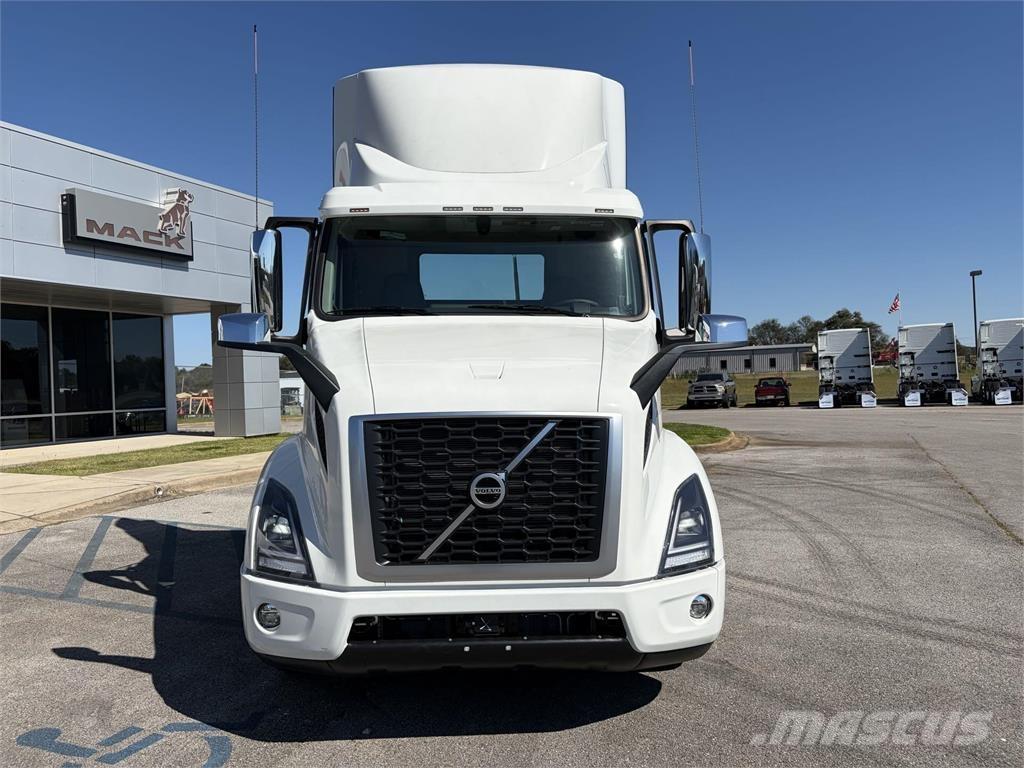 Volvo VNR64T300 中古トラクターヘッド | トレーラーヘッド