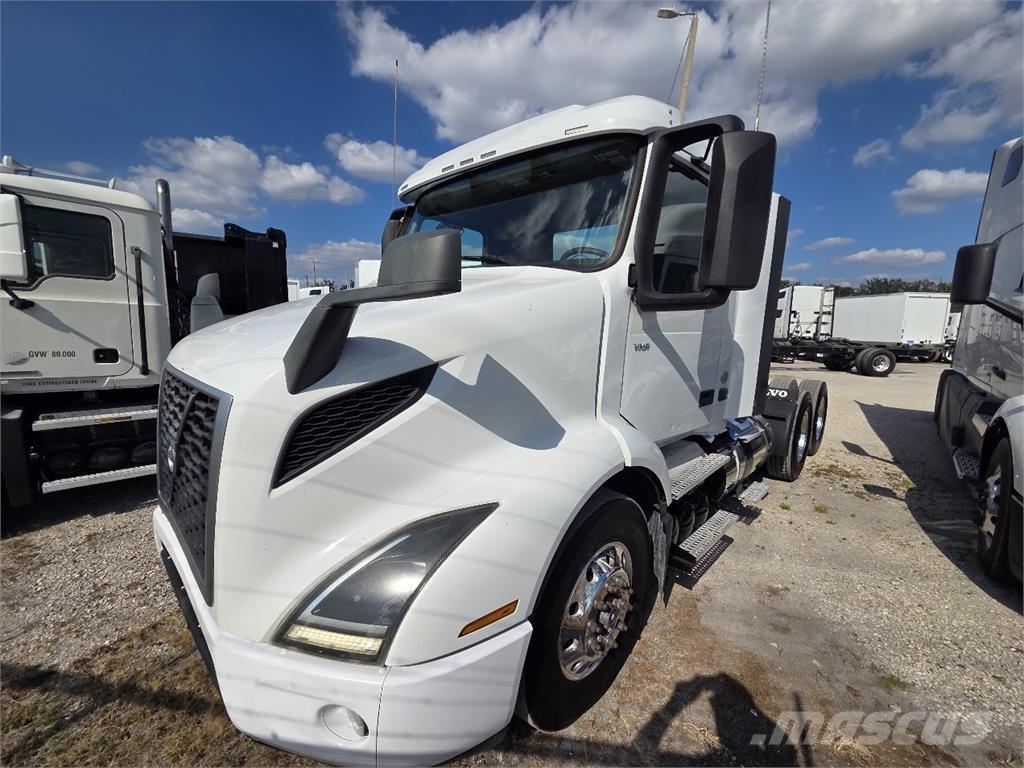 Volvo VNR64T300 中古トラクターヘッド | トレーラーヘッド