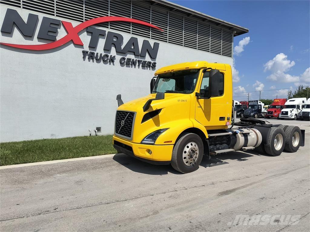 Volvo VNR64T300 中古トラクターヘッド | トレーラーヘッド