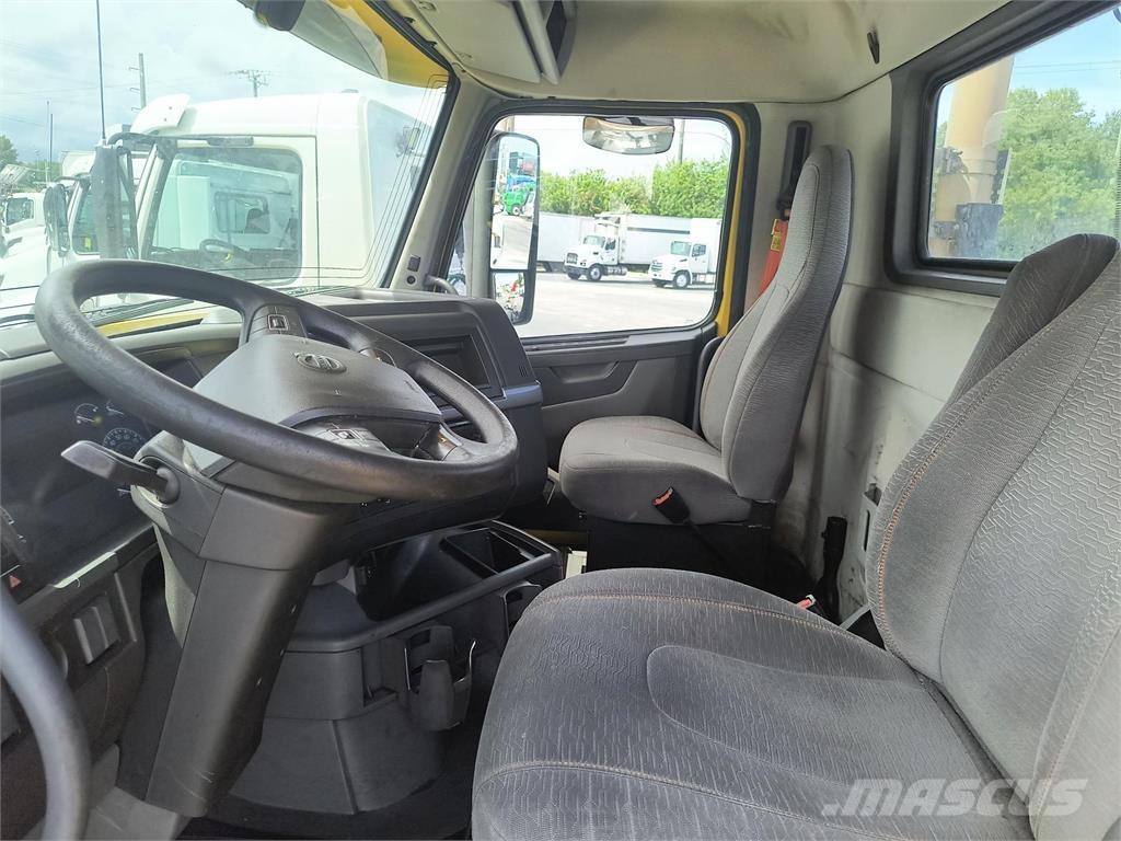 Volvo VNR64T300 中古トラクターヘッド | トレーラーヘッド