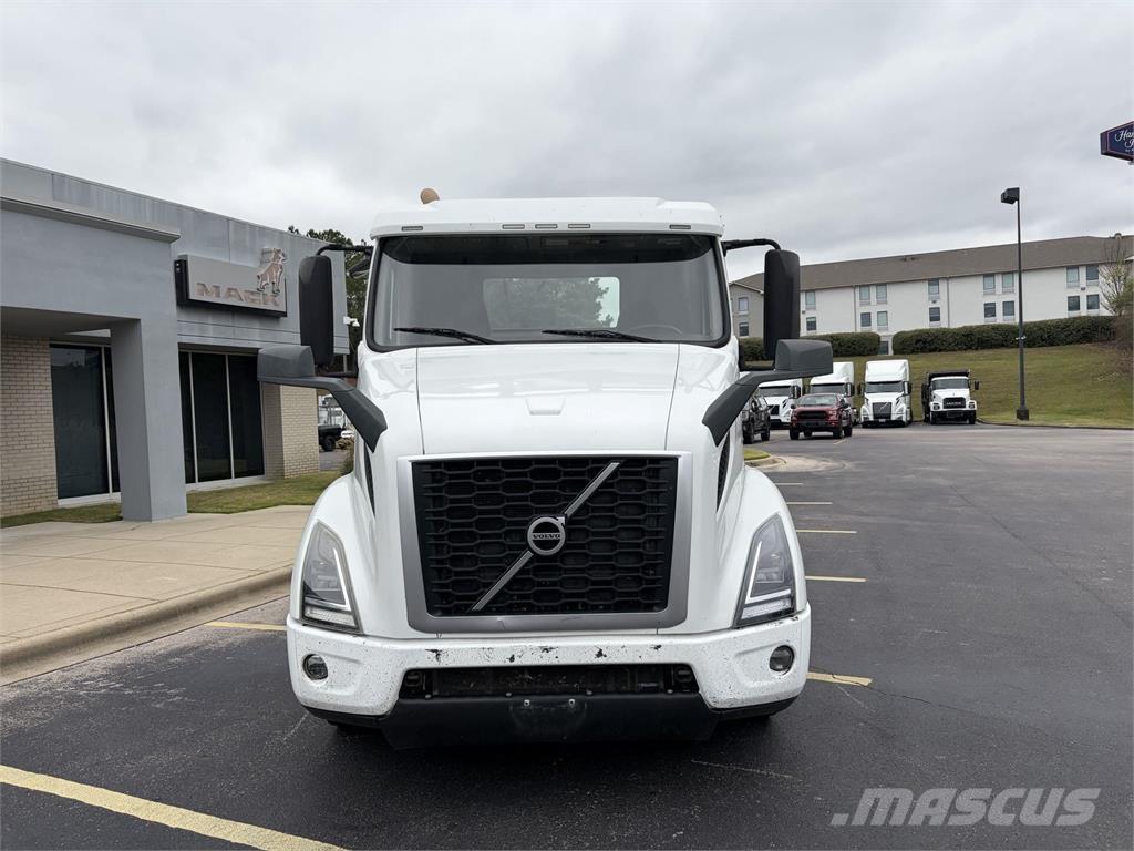 Volvo VNR64T300 中古トラクターヘッド | トレーラーヘッド