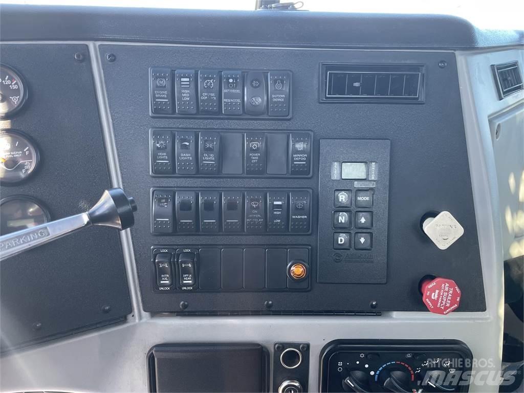 Western Star 4700SB その他トラック