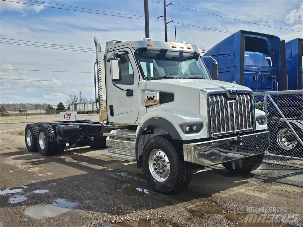 Western Star 47X キャブ付きシャーシ