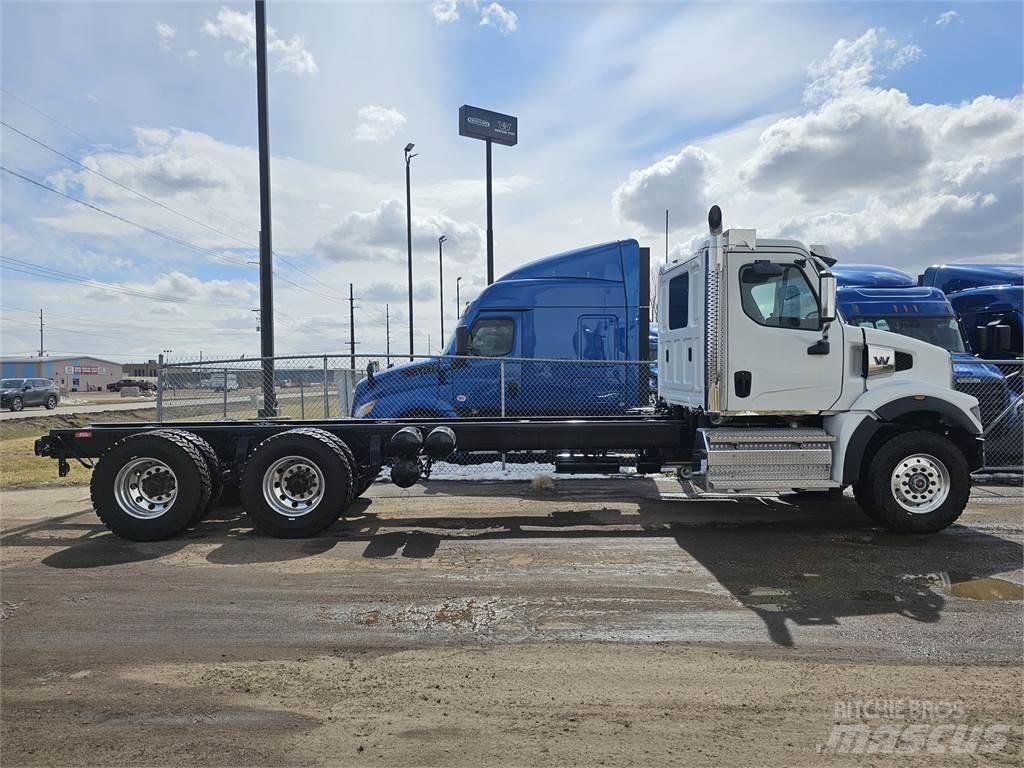 Western Star 47X キャブ付きシャーシ