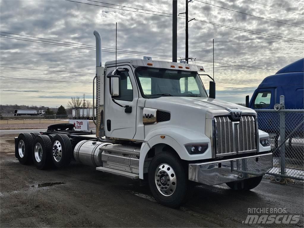Western Star 49X キャブ付きシャーシ