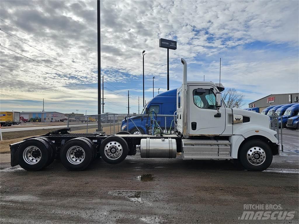 Western Star 49X キャブ付きシャーシ