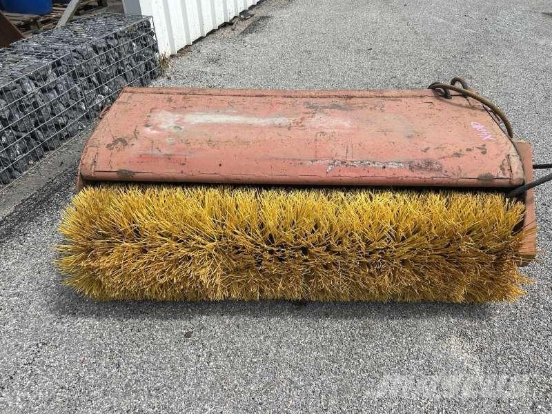  AUTRE 1700mm 街路清掃車