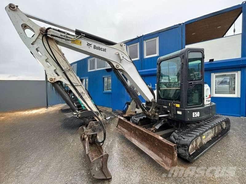 Bobcat E50 ミニ油圧ショベル 7t以下（ミニユンボ・ミニディガー）