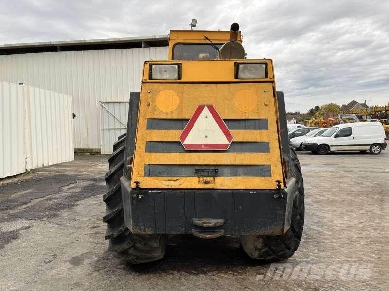 Bomag BW213D ソイルコンパクター