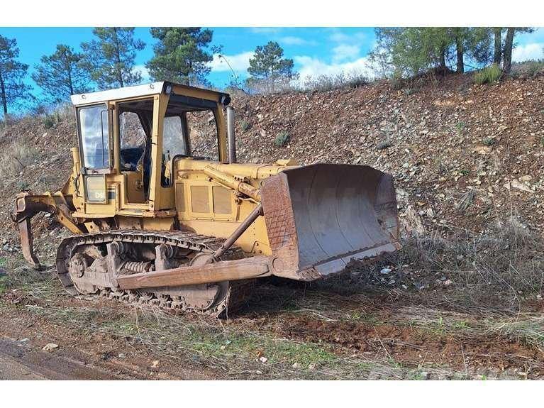 CAT D6D ブルドーザー