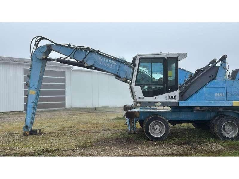 Fuchs MHL320 廃棄物／工業産廃処理機