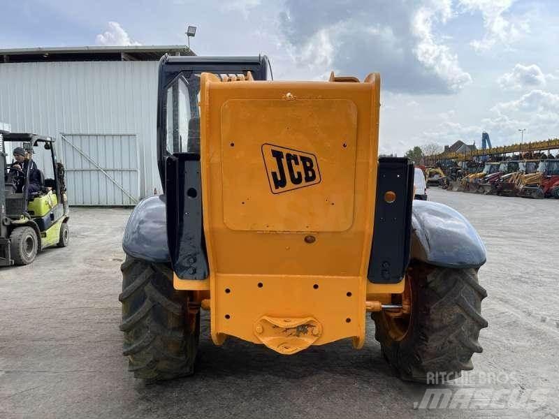 JCB 532-120 テレスコーピックハンドラー