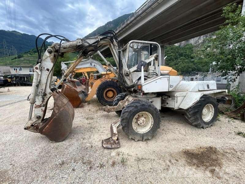 Mecalac 8CXI ホイール式油圧ショベル（パワーショベル・ユンボ・バックホー）