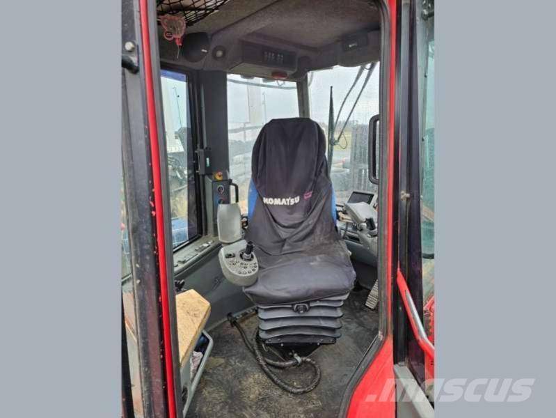 Valmet 840.4 林業トラクター