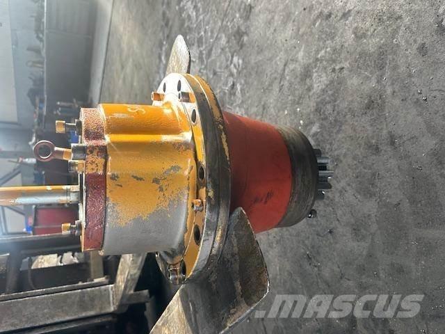 Liebherr SAT 225 シャーシ及びサスペンション