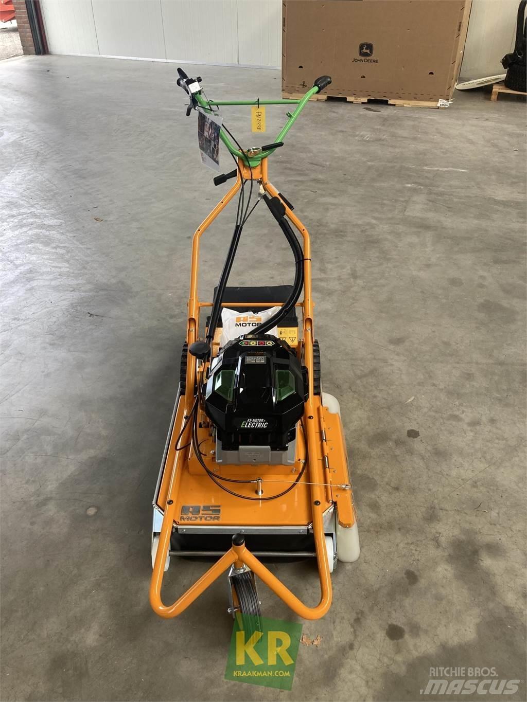 AS 50 e Weedhex 路面清掃機