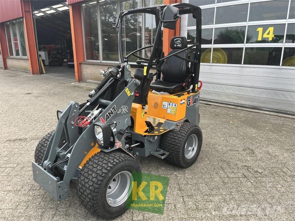 GiANT G1200 フロントローダーとディガー
