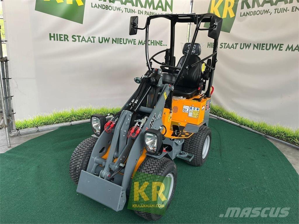 GiANT G1200 フロントローダーとディガー