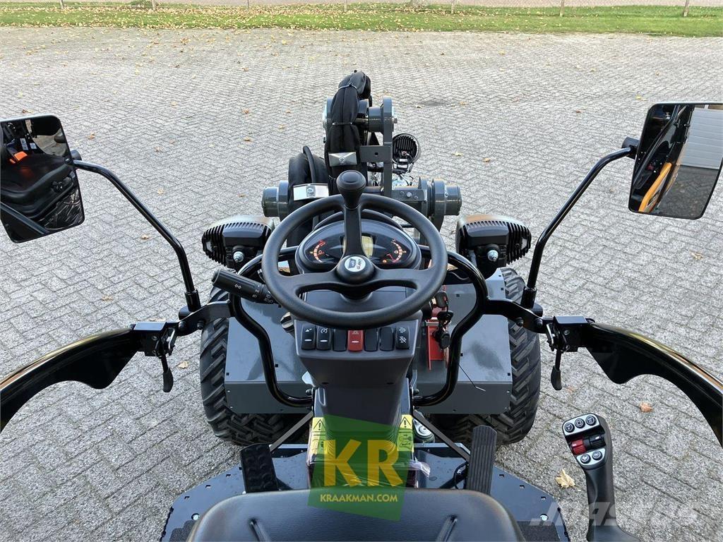 GiANT G2700 HD+ フロントローダーとディガー