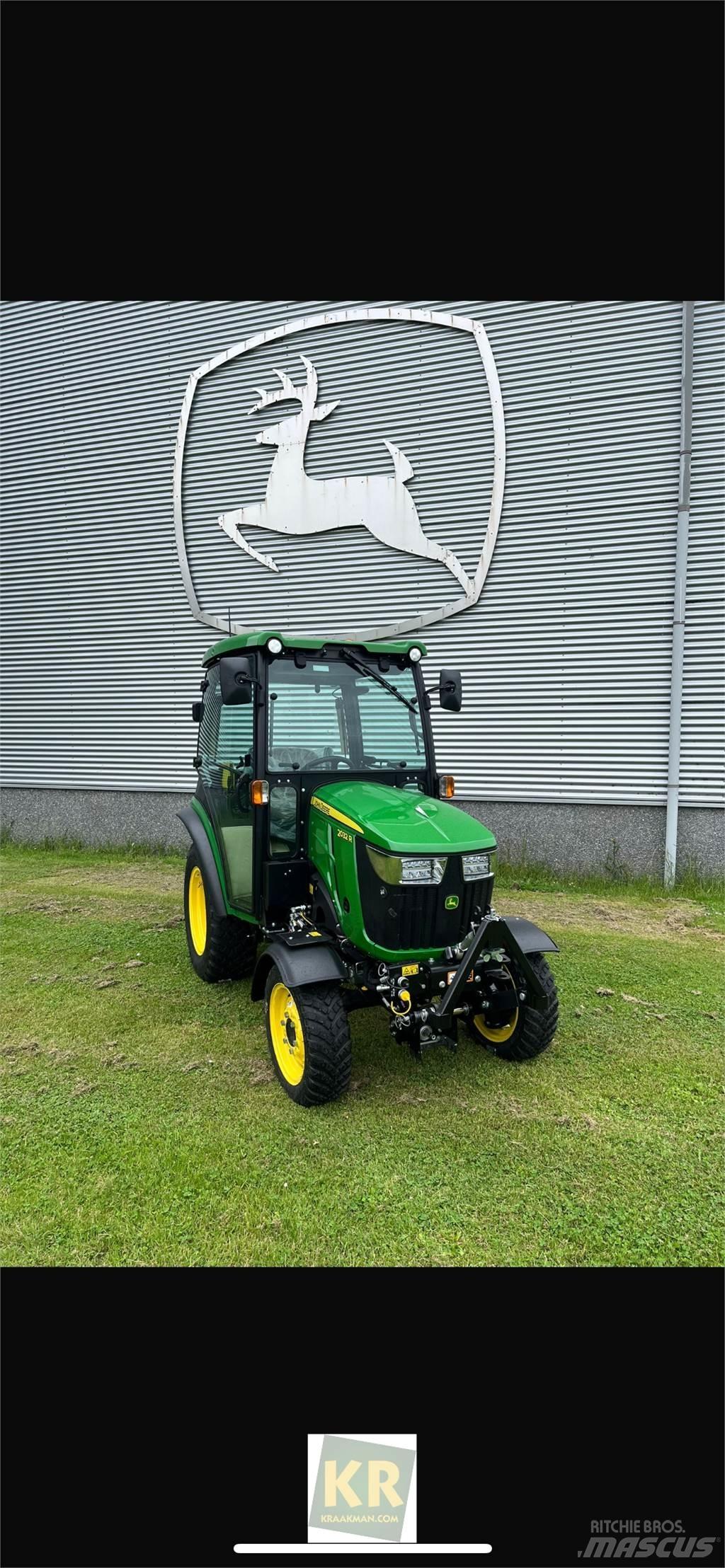 John Deere 2032R コンパクトトラクター