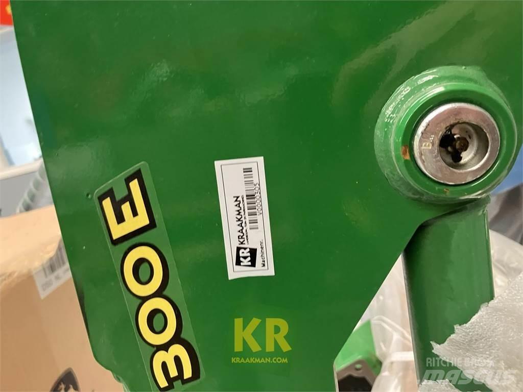 John Deere 300E フロントローダーとディガー