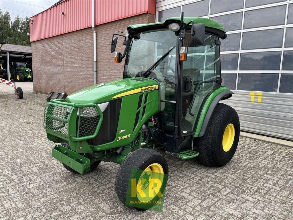 John Deere 3038R コンパクトトラクター