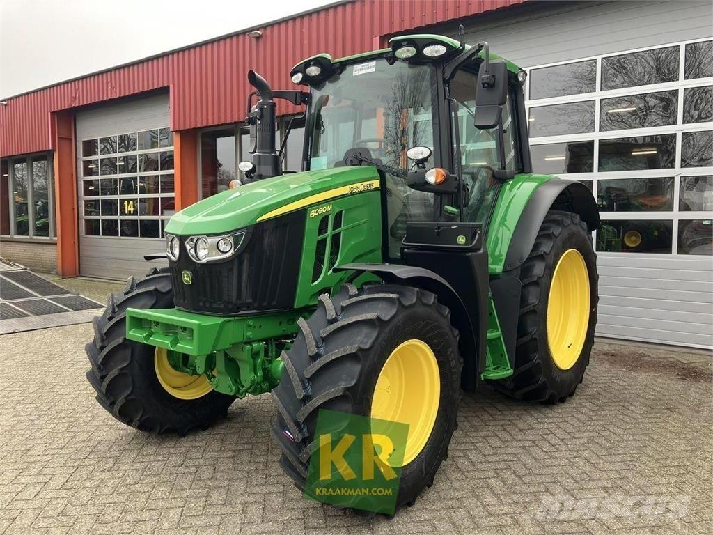 John Deere 6090M トラクター