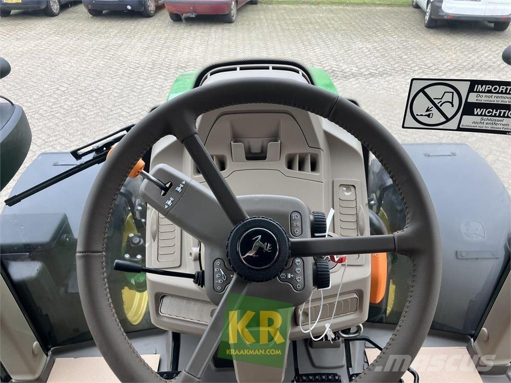 John Deere 6090M トラクター