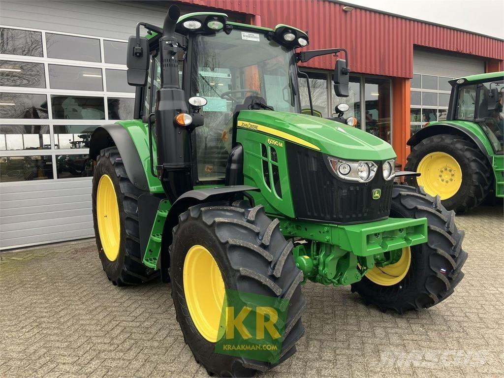 John Deere 6090M トラクター