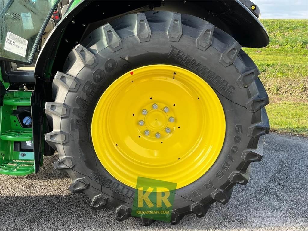 John Deere 6120M トラクター