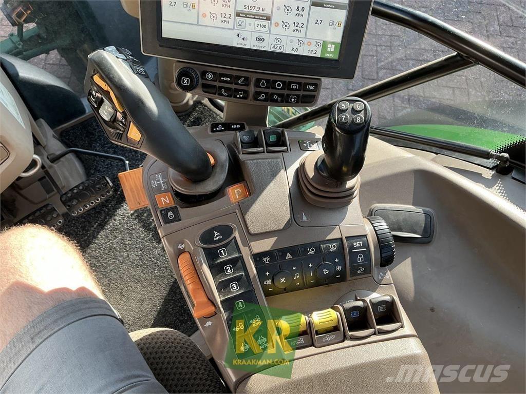 John Deere 6130R トラクター