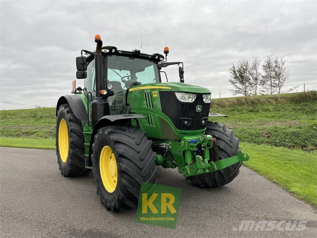 John Deere 6215R トラクター