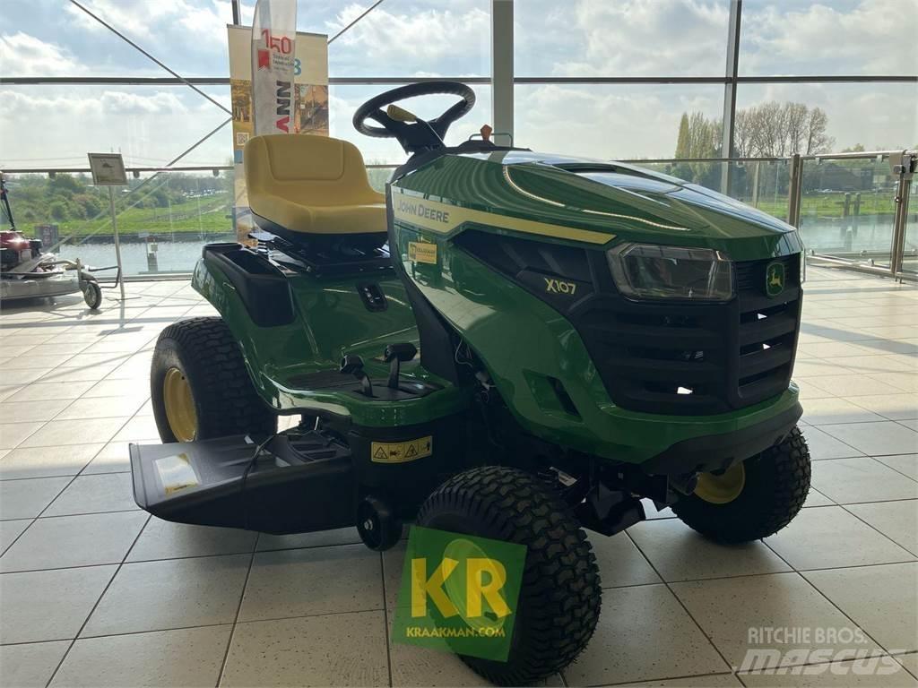 John Deere X107 乗用・自走モア/芝刈り機
