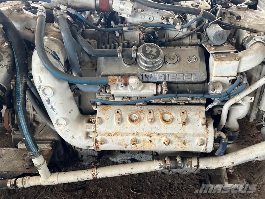 Detroit 6V92T エンジン