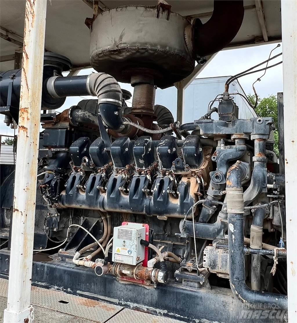 MTU 12V4000 エンジン