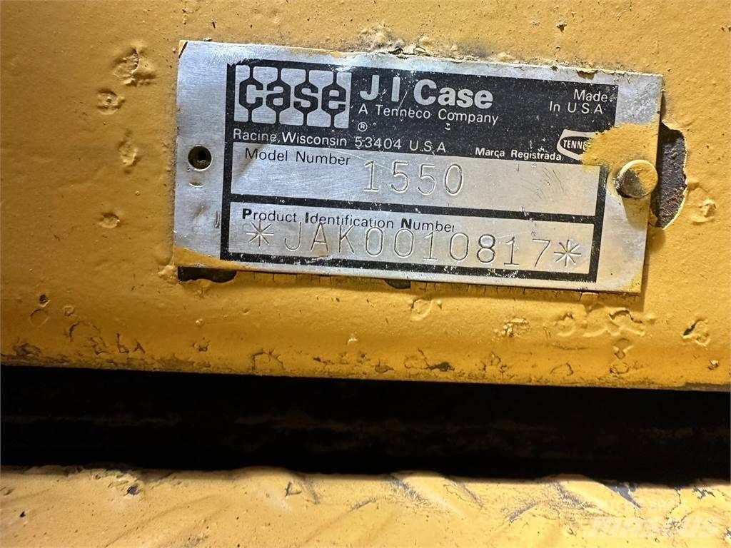 CASE 1550 ブルドーザー