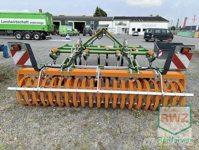 Amazone Cenio 3000 カルチベーター