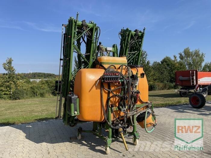 Amazone Spritzen 牽引型スプレイヤー