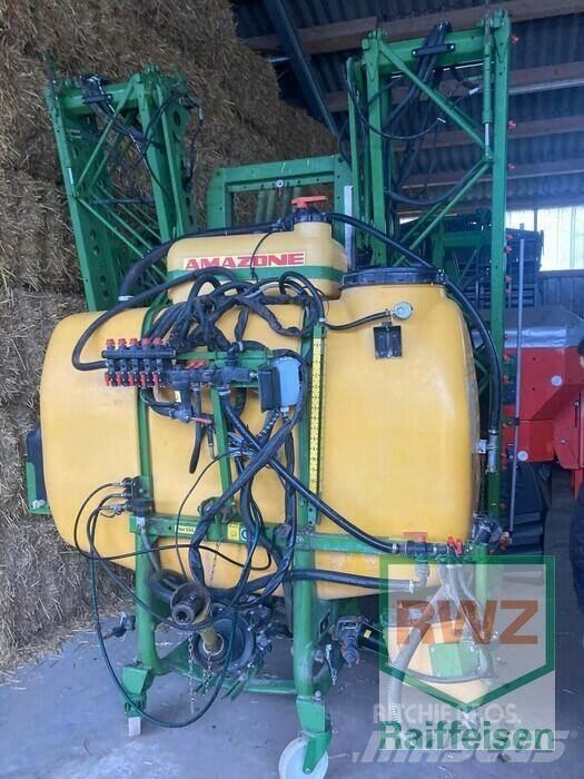 Amazone UF 1200 牽引型スプレイヤー