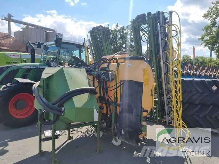Amazone UF 1200 牽引型スプレイヤー